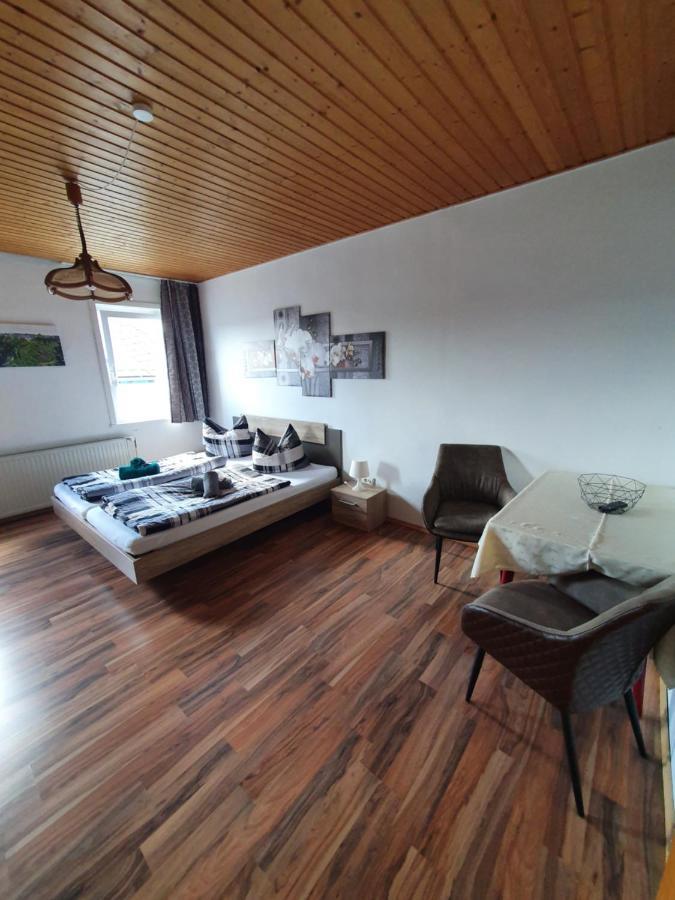 Gaestehaus Weisses Lamm - Monteurzimmer Nordhalben Extérieur photo